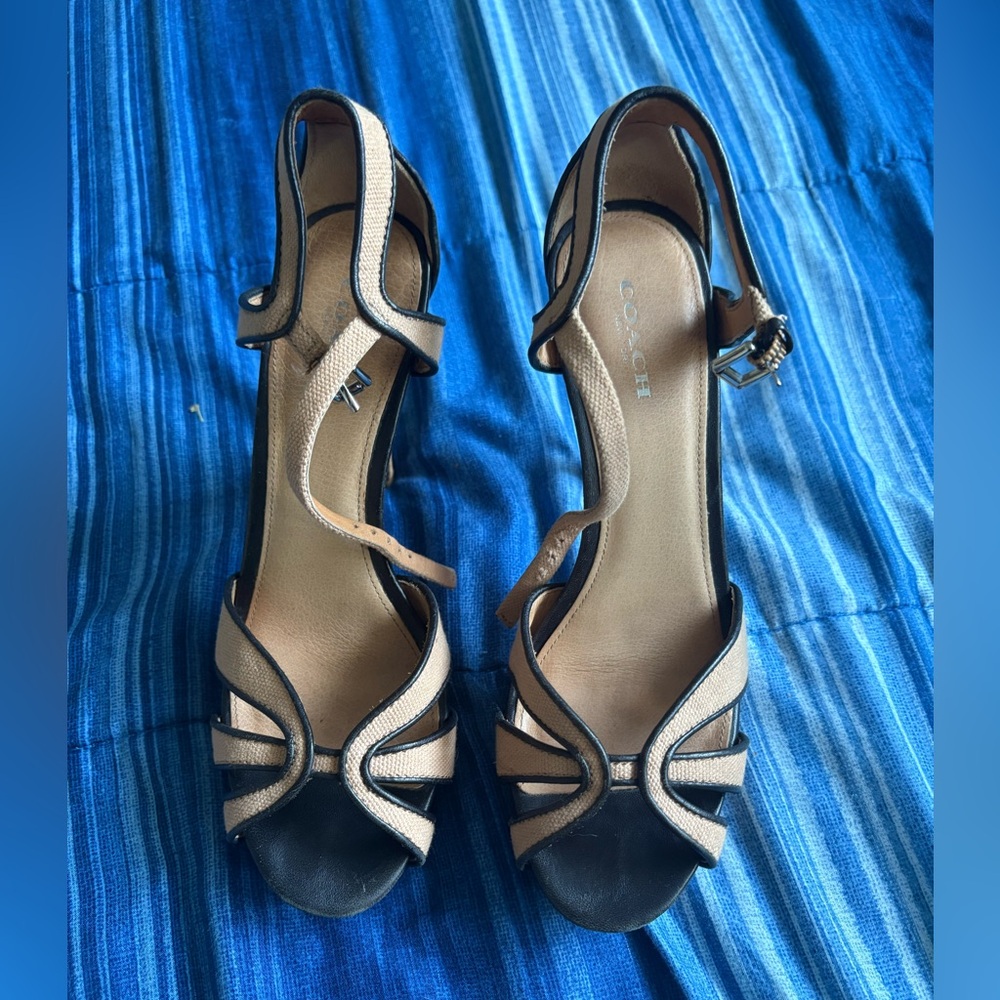 Coach heels Used tan/ Black